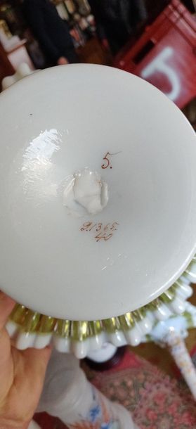 Deux vases en opaline
