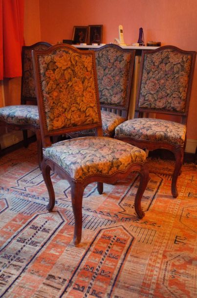 Quatre chaises en hêtre.

Époque Louis XV.

(accident...