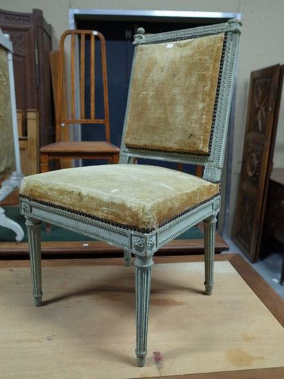Chaise à dossier plat en bois rechampi gris-vert,...