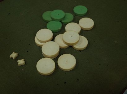 Table de jeu, dite Tric-Trac en acajou et...