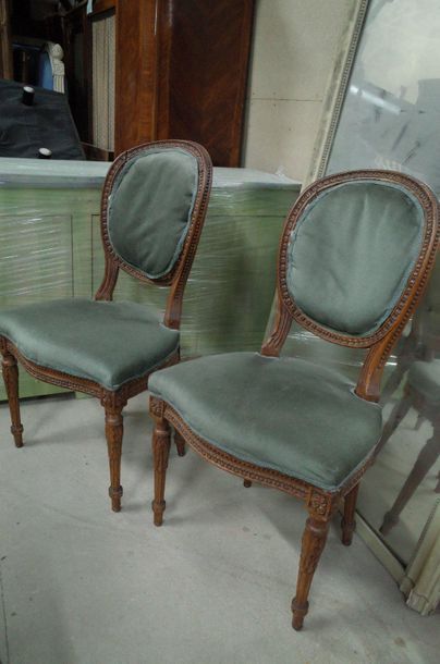 Paire de chaises en bois naturel de style...