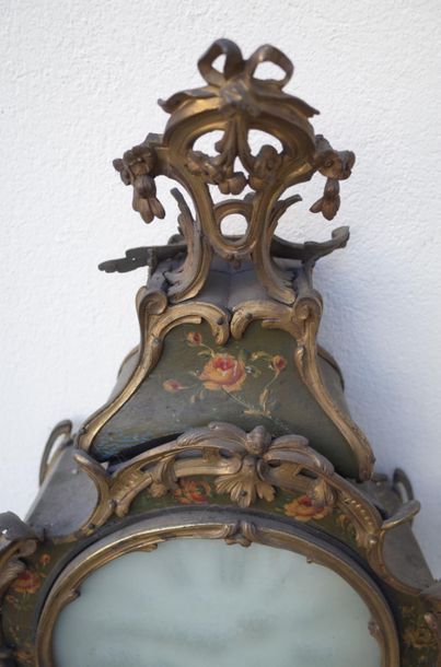 Travail du XIXe siècle

Cartel en bronze...