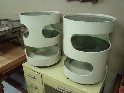 Paire de bouts de canapé circulaires en bois...
