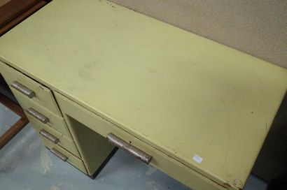 Petit bureau métallique à casier à quatre...