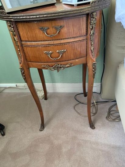 Deux tables de chevet

Style Louis XVI