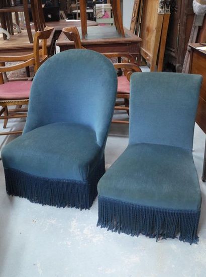 Deux fauteuils bas de style Napoléon III,...