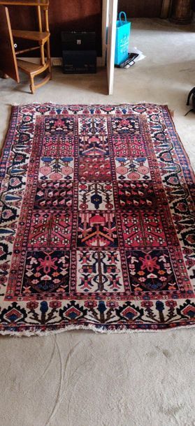 Lot de trois tapis 

1 : Bachtiar 2,15 x...