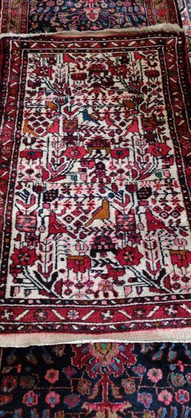 Lot de trois tapis 

1 : Bachtiar 2,15 x...