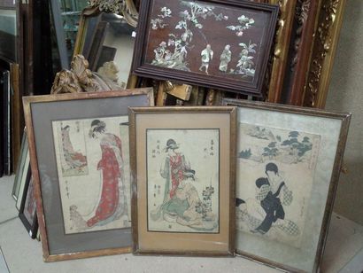 Trois estampes japonaises et un panneau en...