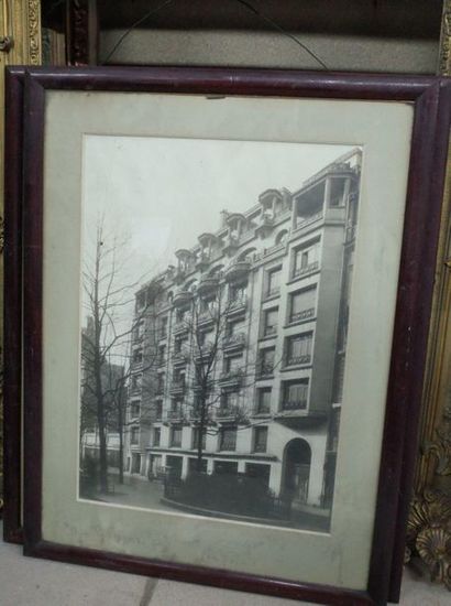Deux photographies d'architecture

Rue Nicolo,...