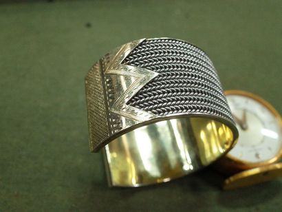 Révéil gégère. On y joint un lot de bijoux...