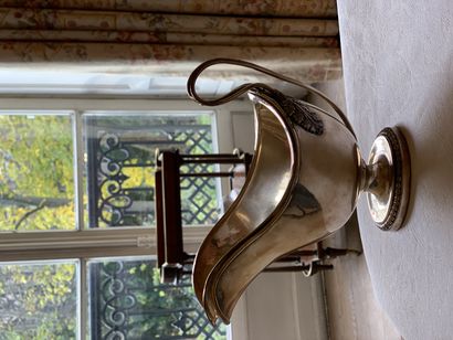 Saucière casque en argent doublé avec sa...