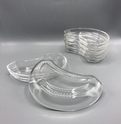 Six assiettes à salade en cristal de la manufacture...
