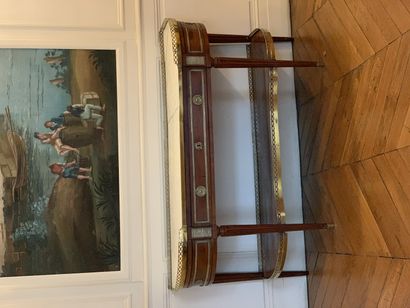 Grande console d'époque Louis XVI en acajou,...