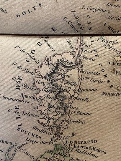 Grande carte pliante gravée en couleur Physique...