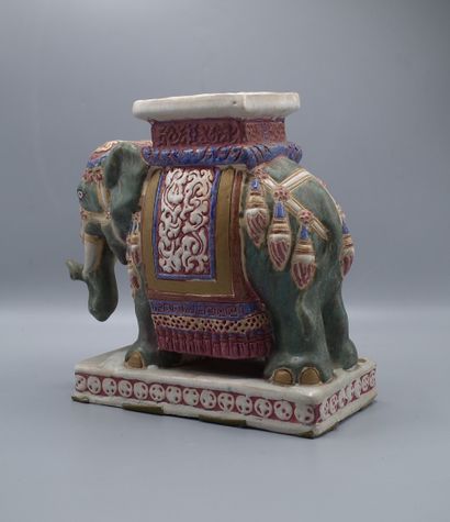 Elephant en céramique polychrome vernissée...