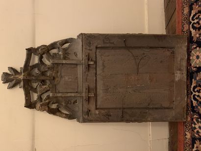Miroir à parecloses en bois doré et sculpté...
