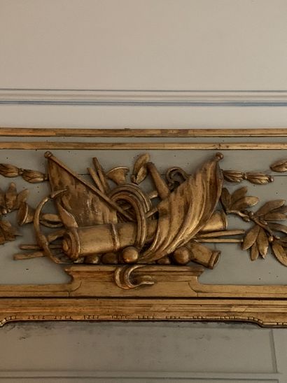 Grand miroir de trumeau d'époque Louis XVI...