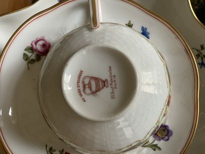 « Au vase Etrusque » - Service à thé en porcelaine...