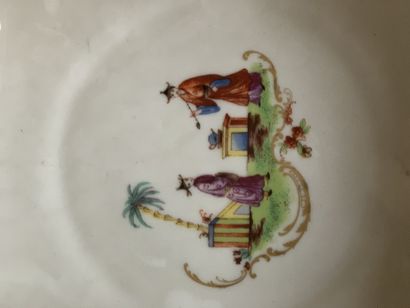 « Au vase Etrusque » - Service à thé en porcelaine...