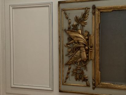 Grand miroir de trumeau d'époque Louis XVI...