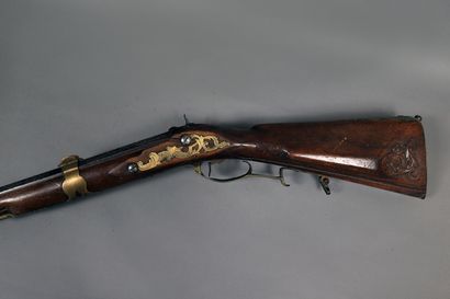 Fusil de chasse à silex transformé à percussion....