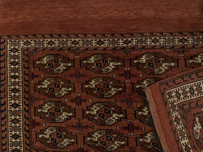 Caucase Tapis de selle à fond brique à décor...