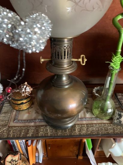 Lampe à pétrole en bronze