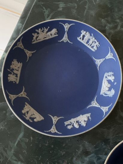 Tasse et sa soucoupe en porcelaine de Wedgwood...