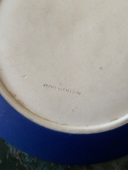 Tasse et sa soucoupe en porcelaine de Wedgwood...