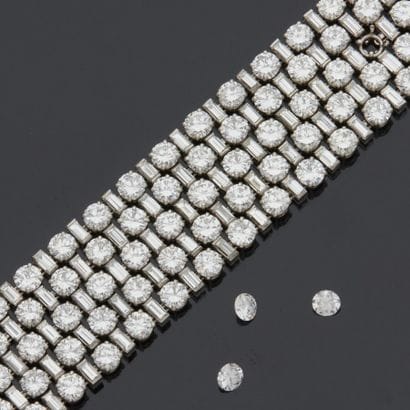 Bracelet en or gris 18 k (750 millièmes)...