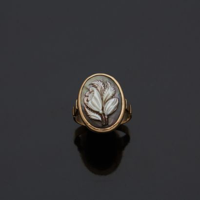 Bague en or jaune 14 k (585 millièmes) ornée...