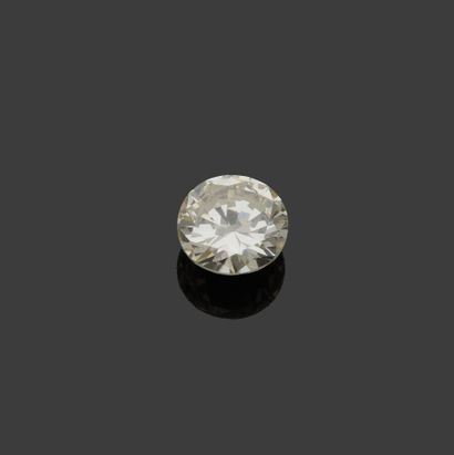 Bague en platine sertie d'un diamant pesant...