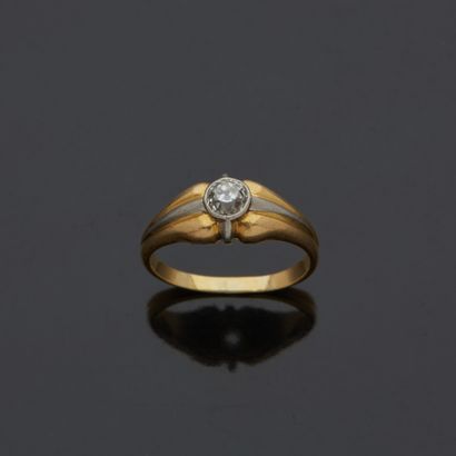 
Bague en or jaune 18 k (750 millièmes) et...
