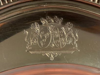 BOINTABURET - Plat rond en argent, les bords...