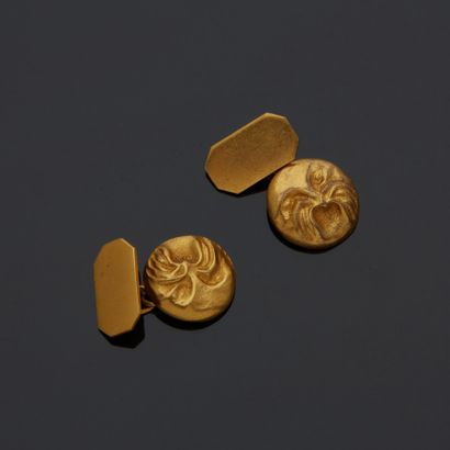 LINE VAUTRIN - Paire de boutons de manchettes

«Lune...