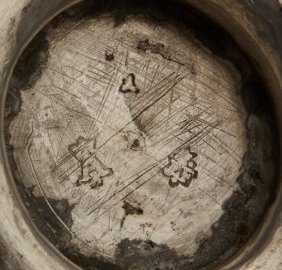 Dinan, 1753-1755 - BRETAGNE - Timbale à appliques...