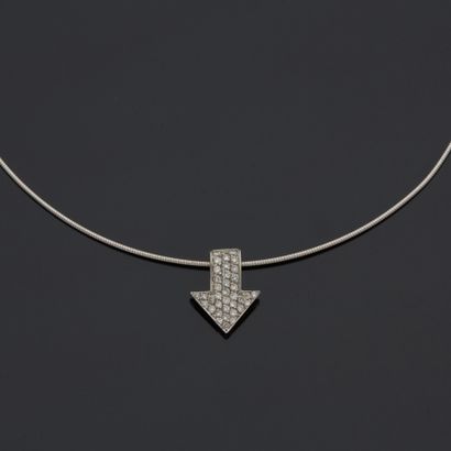 Pendentif flèche en or gris 18 k (750 millièmes)...