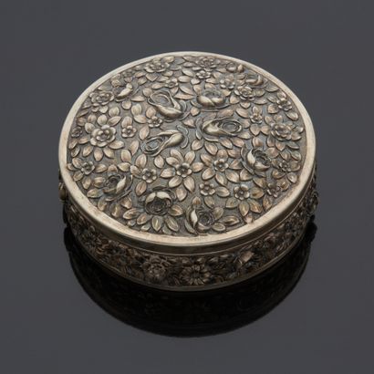 Boîte ronde à bonbons en argent, à décor...