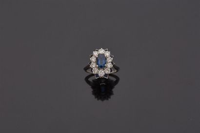 Bague pompadour en or gris 18 k (750 millièmes)...