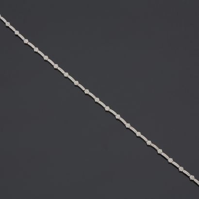 
Collier en or gris 18 k (750 millièmes)...
