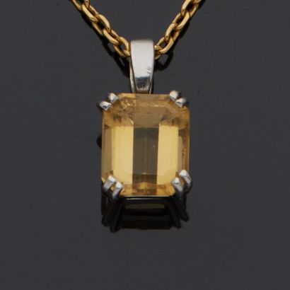 Pendentif en or gris 18 k (750 millièmes)...