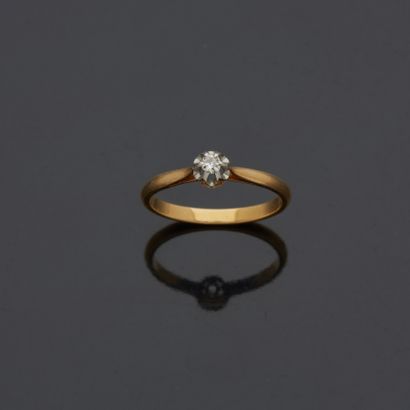 Bague en or jaune 18 k (750 millièmes) sertie...
