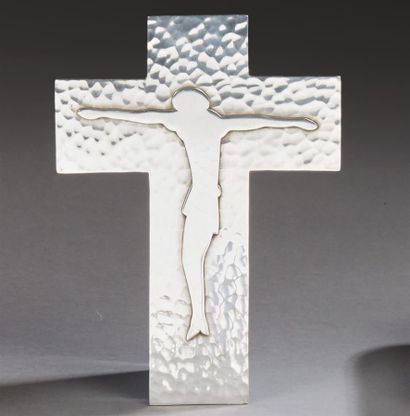 Jean DESPRES (1889-1980) 

Crucifix en métal...