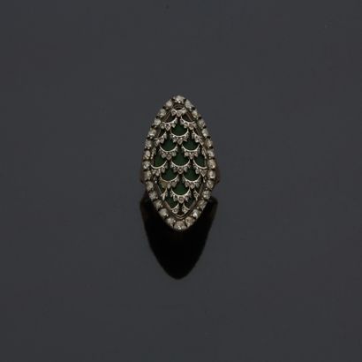 66. Bague marquise en or jaune 18 k (750...