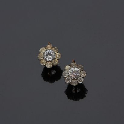 Paire de boucles d'oreilles en or jaune 18...