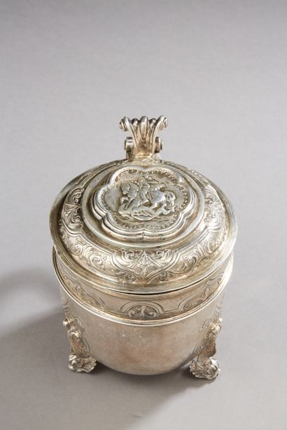 Chope couverte en argent, l'intérieur en...