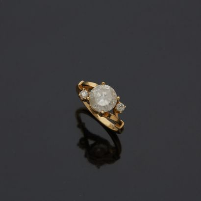 Bague or jaune 18 k (750 millièmes) sertie...