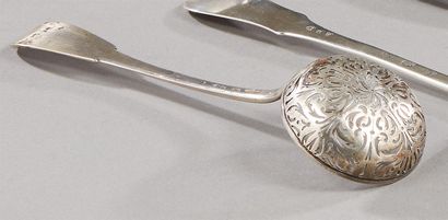 PARIS 1789 - Cuiller à sucre en argent modèle...