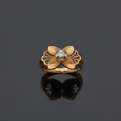 Bague fleur en or jaune 18 k (750 millièmes)...